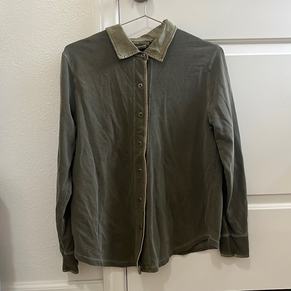 Hot Cotton Petite by MarcWare green button up - Picture 3 of 5